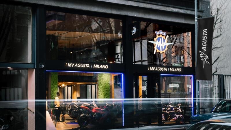 MV Agusta apre a Milano il nuovo flagship store