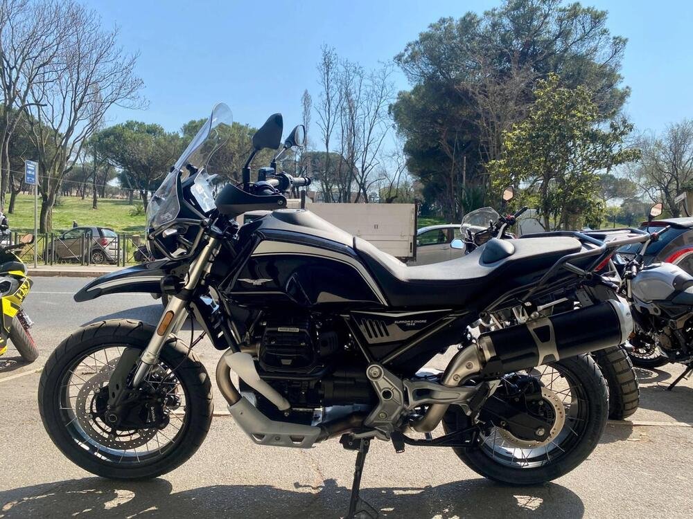Moto Guzzi V85 TT Guardia d'Onore (2022 - 23) (3)