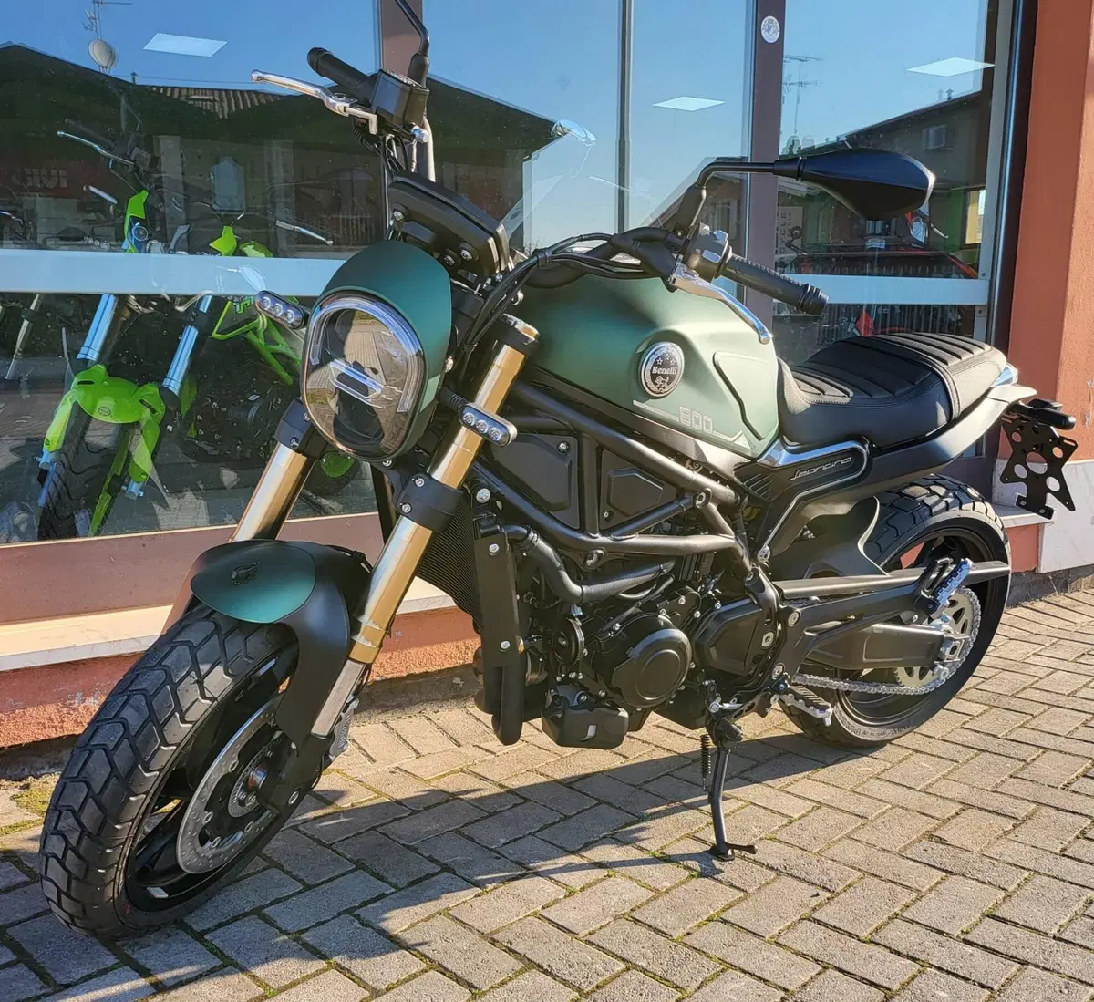 Benelli Leoncino 800 (2022 - 26) (2)