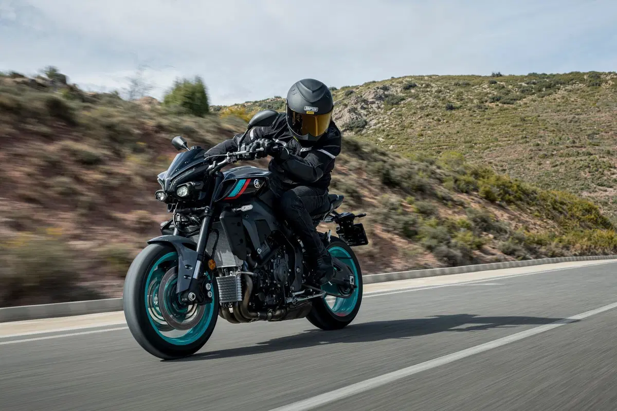 Yamaha MT-10: Fun Side of Japan (4)