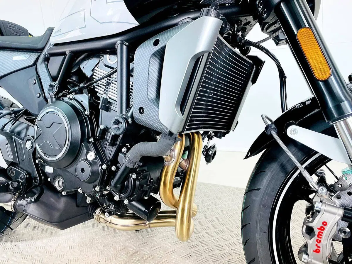 CFMOTO 700CL-X Sport (2022 - 26) (10)