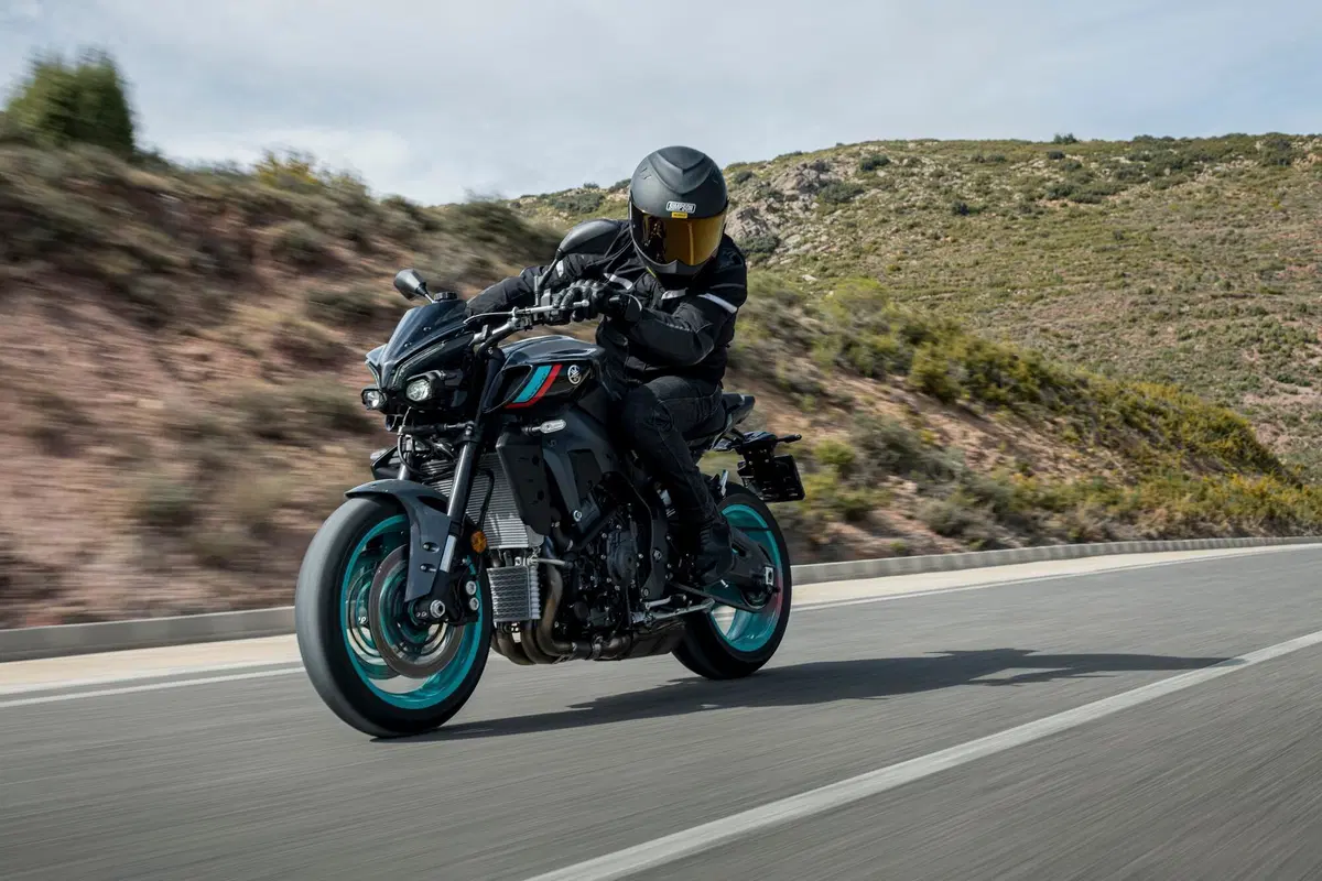 Yamaha MT-10: Fun Side of Japan (4)