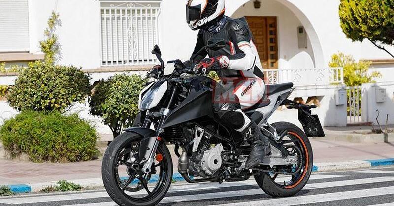 La nuova KTM 125 Duke spiata senza veli