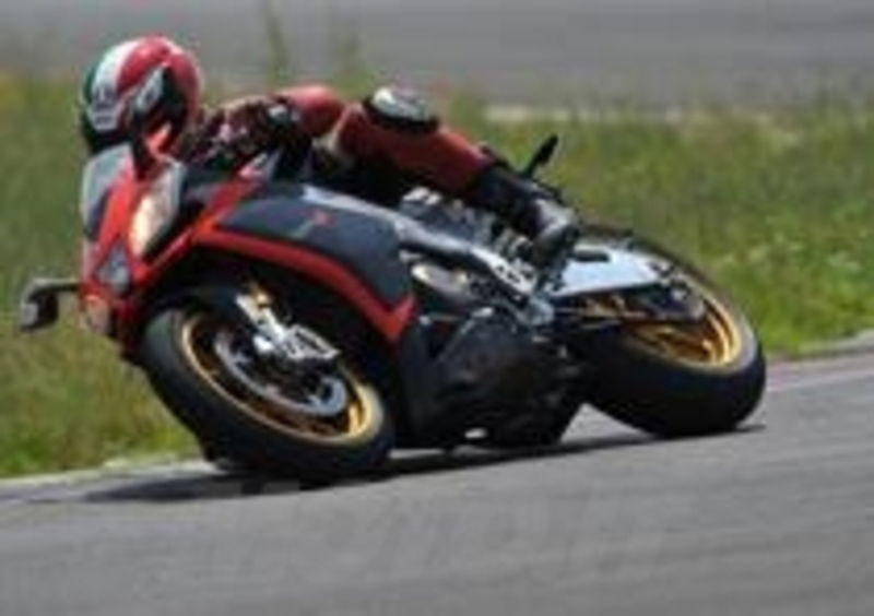 Aprilia RSV4 Factory ABS