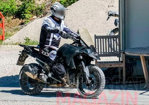 Nuove BMW R1300GS, R1400GS e M1300GS 2023. Due indizi fanno una prova (4)