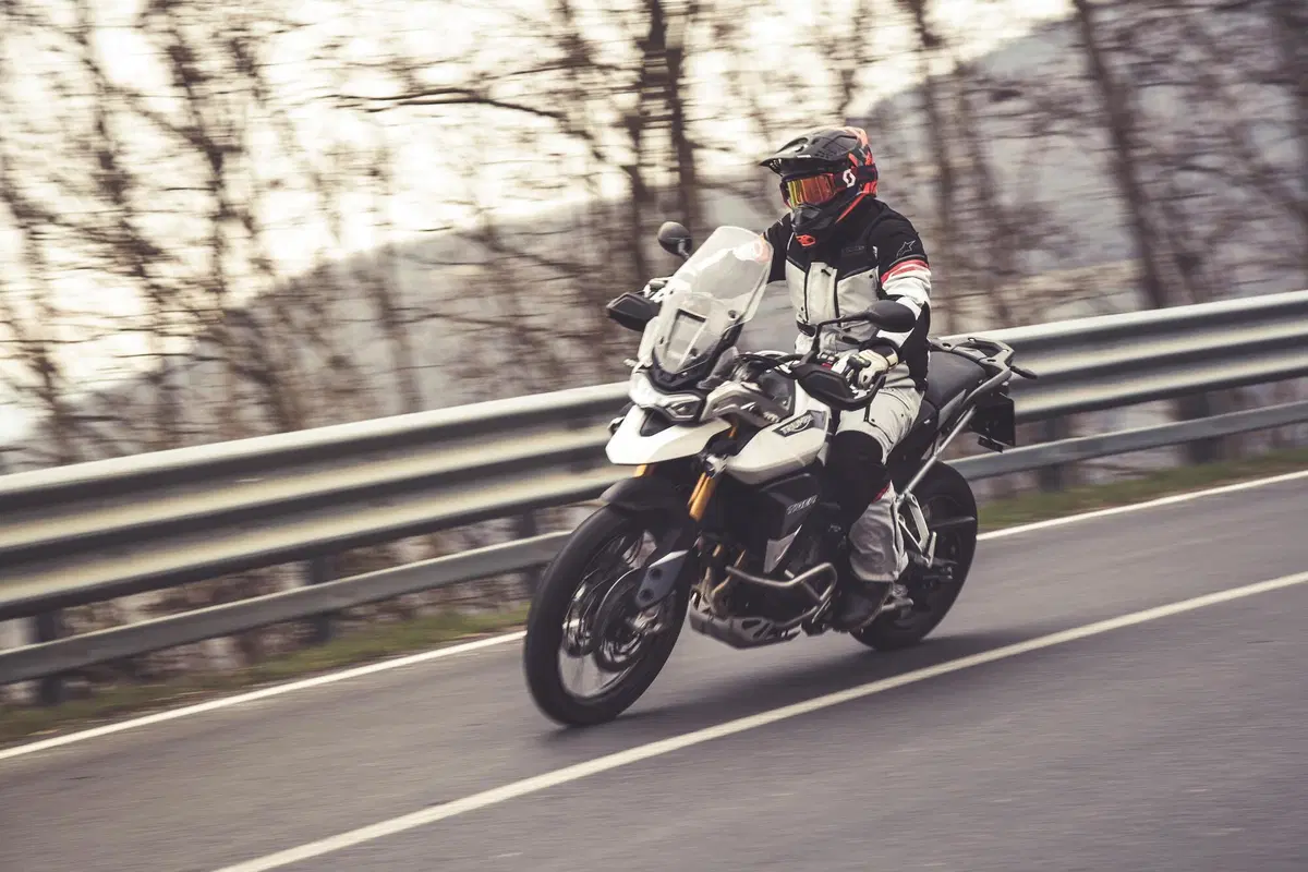 Comparativa 900 2022: Pro & Contro di BMW F850GS, Husqvarna Norden, KTM 890 ADV e Triumph Tiger 900 (5)