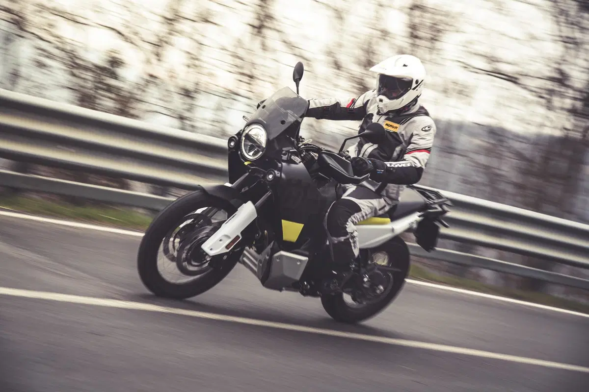 Comparativa 900 2022: Pro & Contro di BMW F850GS, Husqvarna Norden, KTM 890 ADV e Triumph Tiger 900 (8)
