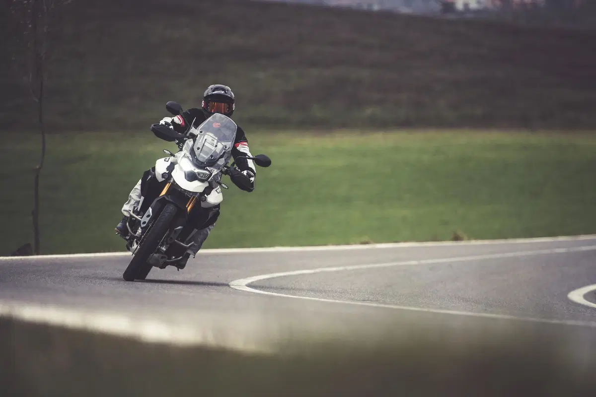Comparativa 900 2022: Pro & Contro di BMW F850GS, Husqvarna Norden, KTM 890 ADV e Triumph Tiger 900 (11)
