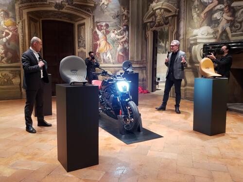 Ducati XDiavel Nera 2022. L'unveiling da Poltrona Frau a Milano