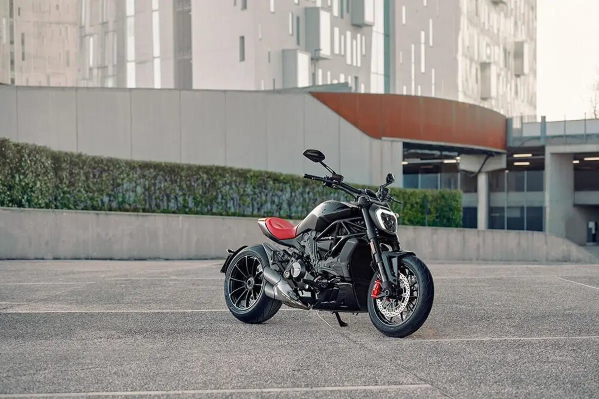 Ducati XDiavel Nera 2022. L'unveiling da Poltrona Frau a Milano (29)