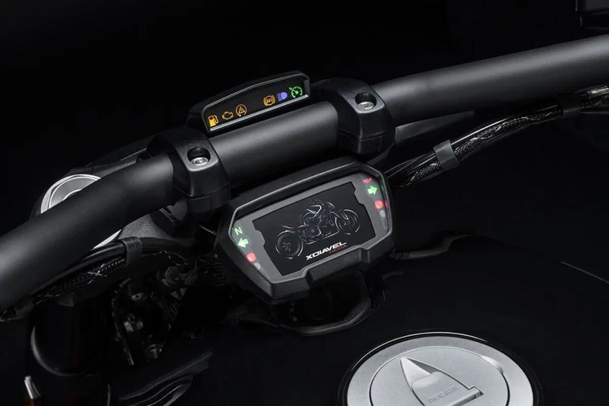 Ducati XDiavel Nera 2022. L'unveiling da Poltrona Frau a Milano (25)