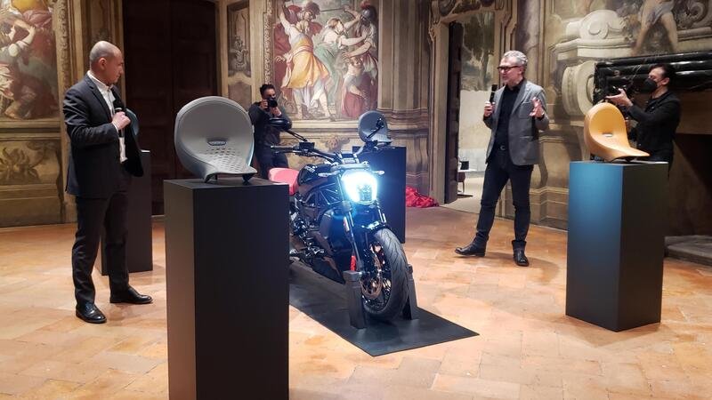 Ducati XDiavel Nera 2022. L&#039;unveiling da Poltrona Frau a Milano