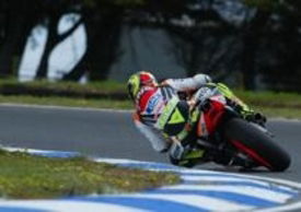 Rossi impegnato nel recupero di Phillip Island 2003
