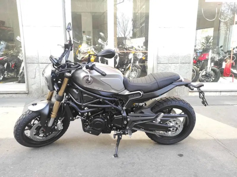 Benelli Leoncino 800 (2022 - 26)