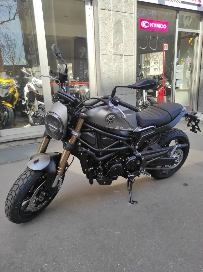 Benelli Leoncino 800 (2022 - 26) (4)