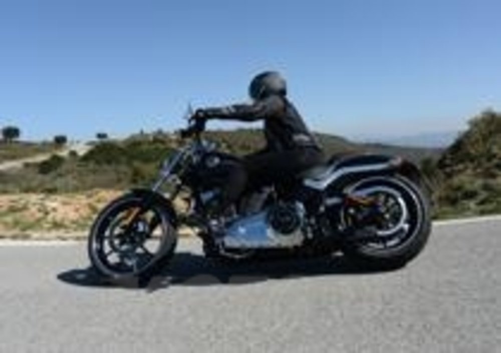 Harley-Davidson Softail Breakout 
