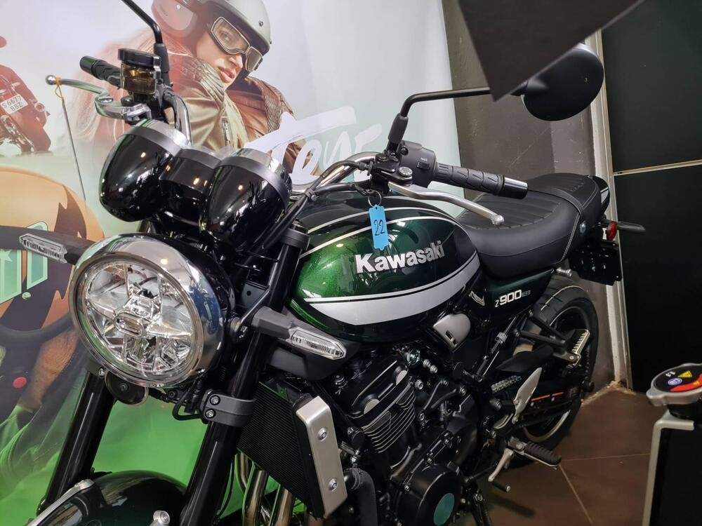 Kawasaki Z 900 RS Performance (2021 - 22) (2)
