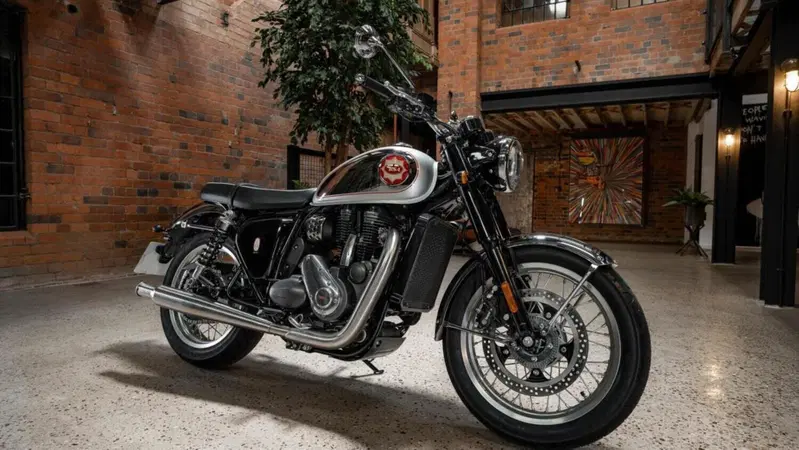 BSA Gold Star 650, l'arrivo &egrave; rimandato a maggio 2022