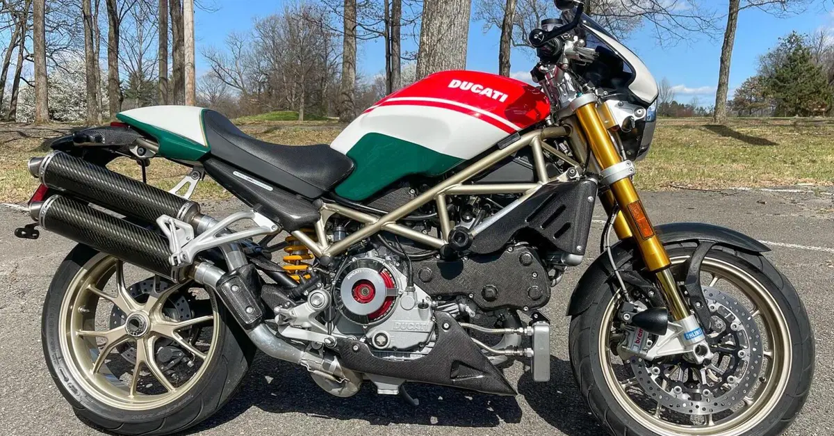 All'asta una delle 400 Ducati Monster S4RS Tricolore