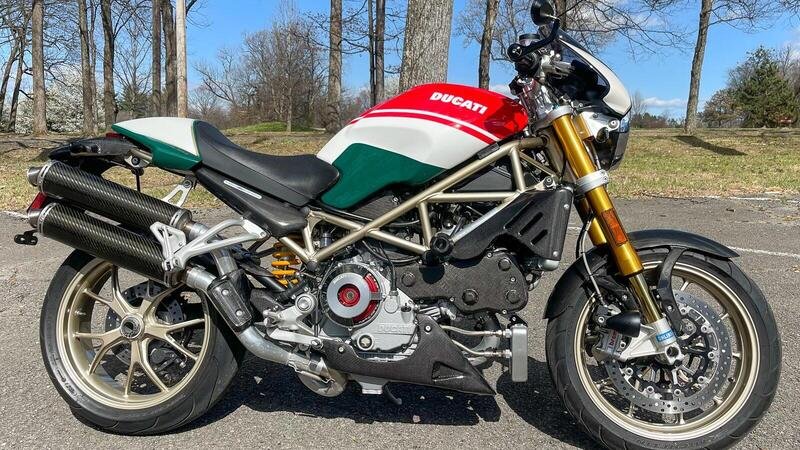 All&#039;asta una delle 400 Ducati Monster S4RS Tricolore