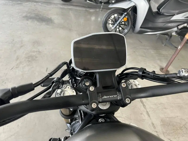 Benelli Leoncino 800 (2022 - 26) (2)