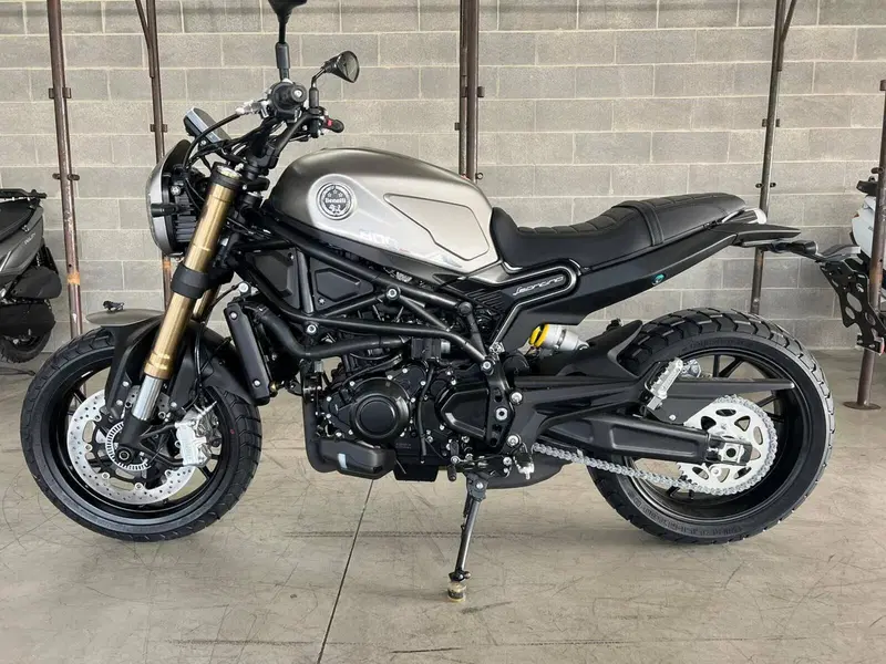 Benelli Leoncino 800 (2022 - 26) (4)