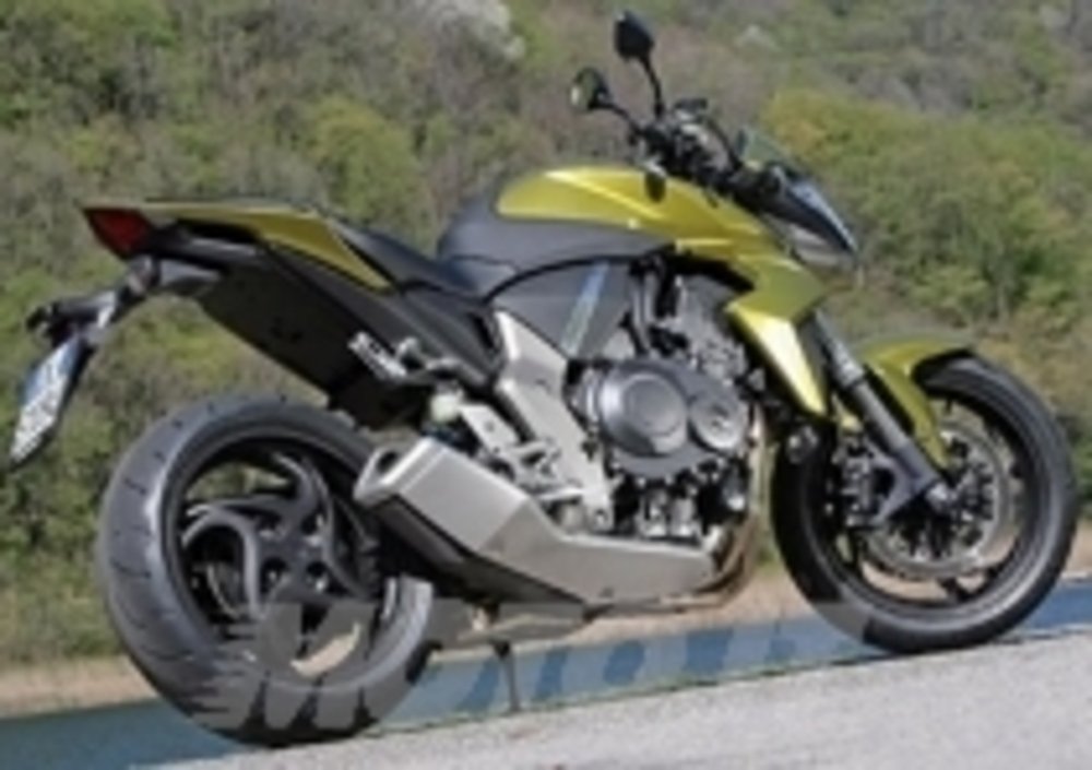 Honda produce in Italia anche moto premium come la CB1000R

