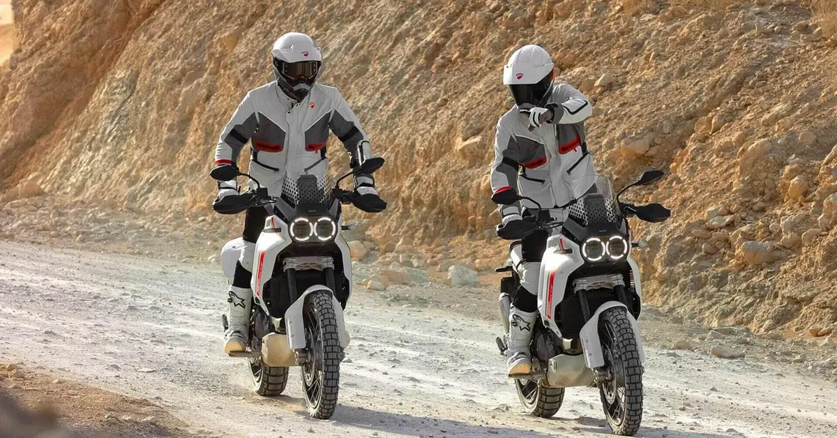 Scrambler Experience, le date 2022. C'&egrave; la DesertX!