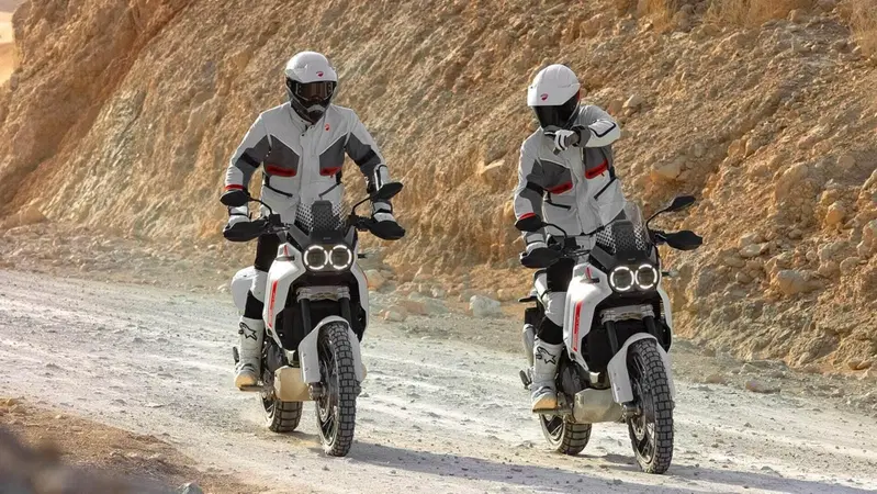 Scrambler Experience, le date 2022. C'&egrave; la DesertX!