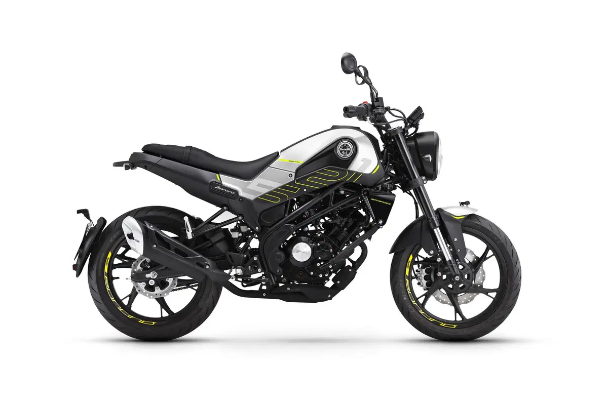 Benelli Leoncino 125: è in vendita. Caratteristiche e prezzo (13)