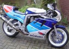 La GSX750RR 1989: solo per la SBK! 
