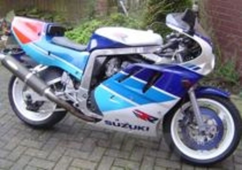 La GSX750RR 1989: solo per la SBK!&amp;nbsp;
