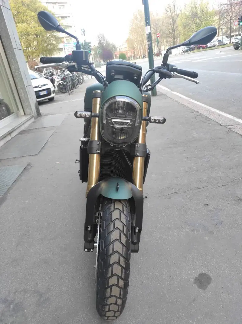 Benelli Leoncino 800 (2022 - 26) (5)