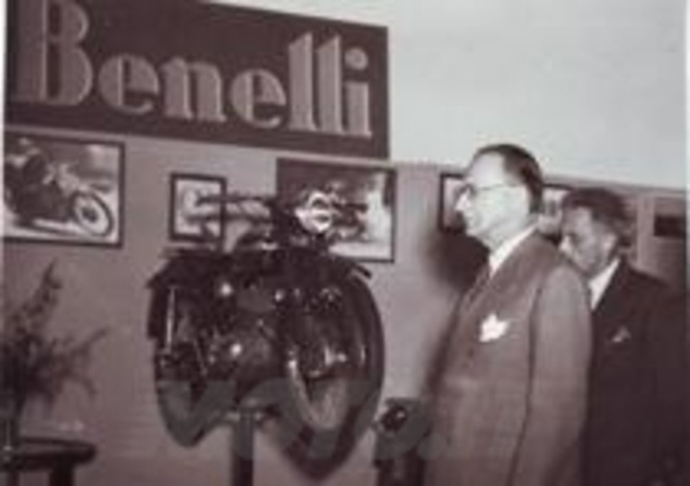 Alcide Degasperi visita l&amp;rsquo;Expo a Trento nel 1948
