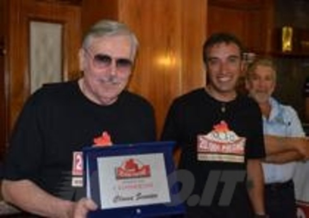 Il vincitore della 20.000 Pieghe 2012 Andrea Angiolini, in sella alla mitica Vespa PX 150
