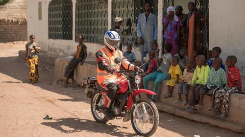 Le moto Yamaha a Riders for Health per l'assistenza sanitaria in Africa (2)