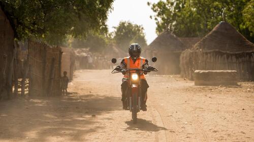 Le moto Yamaha a Riders for Health per l'assistenza sanitaria in Africa