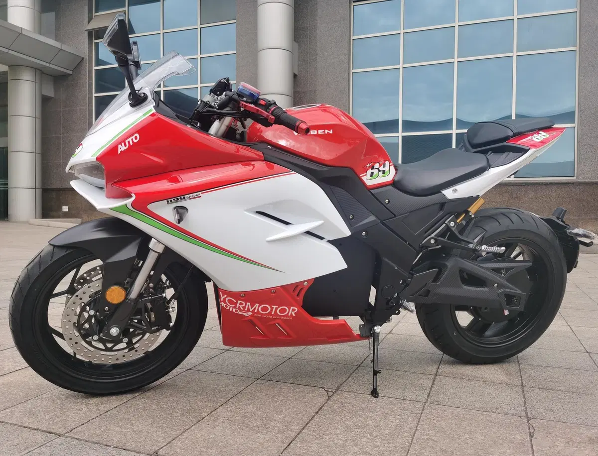 Wuben 1199 Sport. L'ibrida "Ducati" che arriva dalla Cina