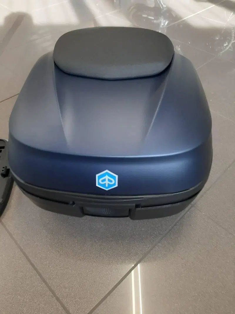 Bauletto Piaggio 37 litri blu opaco (3)