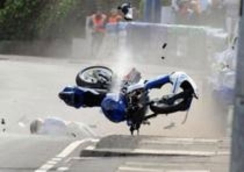 Guy Martin NW200 2012