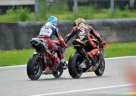 Max Biaggi e Carlos Checa. Gara1 Monza 2012
