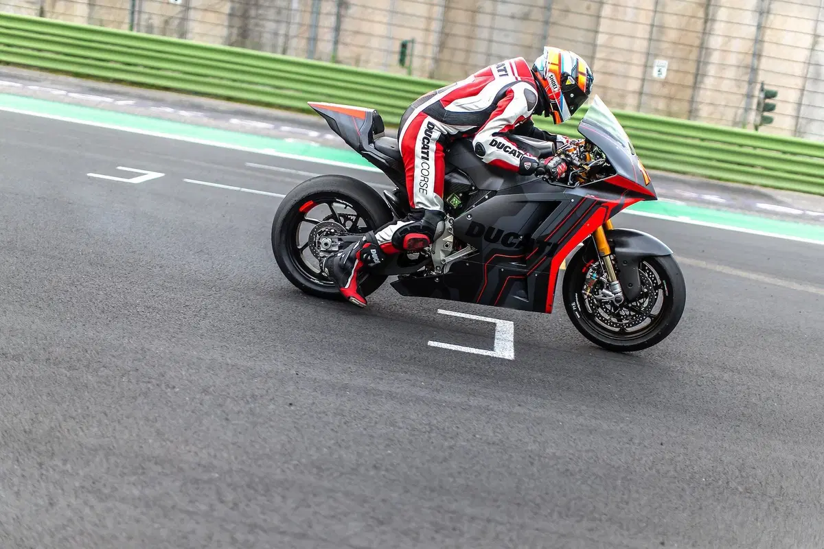 MotoGP: la Ducati MotoE gira a Vallelunga [VIDEO] (6)