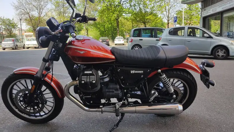 Moto Guzzi V9 Roamer (2018 - 20)