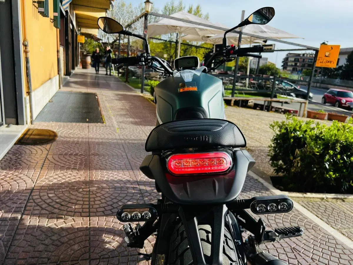 Benelli Leoncino 800 (2022 - 26) (3)