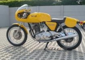 Norton Commando PR del 1972
