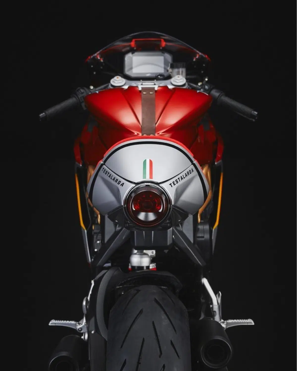 MV Agusta Superveloce 800 Testalarga. Un esemplare unico (11)