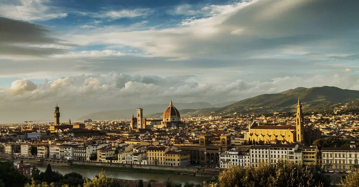 Firenze e monopattini. Il Tar boccia l'obbligo di casco per i maggiorenni