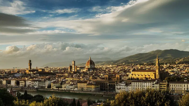 Firenze e monopattini. Il Tar boccia l'obbligo di casco per i maggiorenni