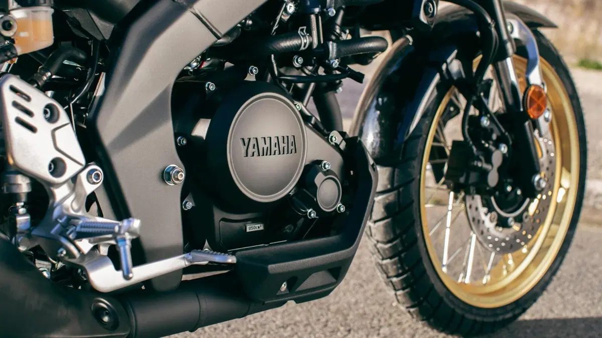 Yamaha XSR125 Legacy 2022: così è ancora più classica (12)