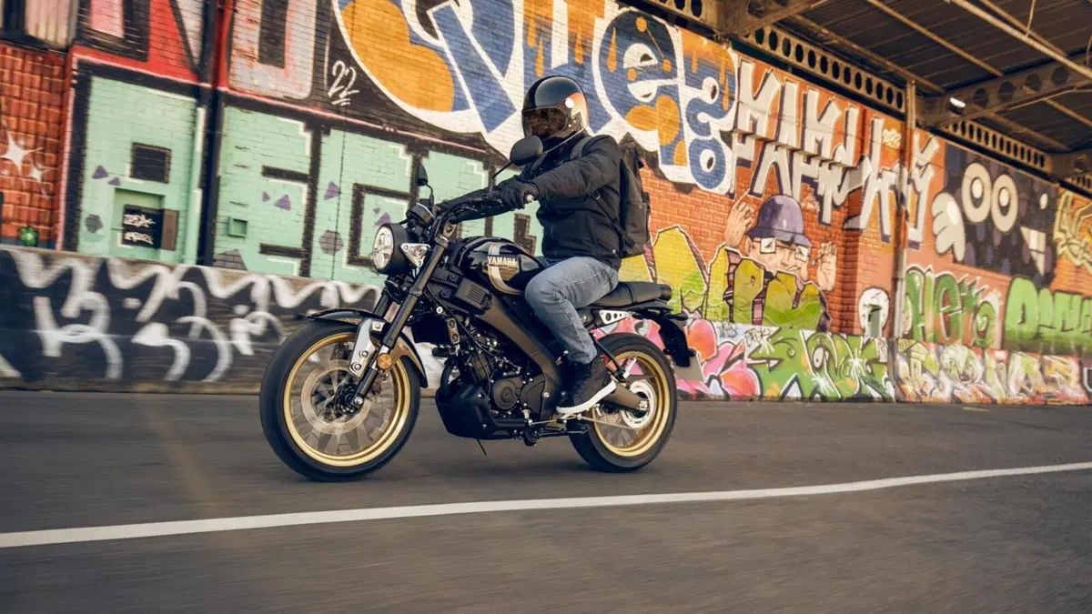 Yamaha XSR125 Legacy 2022: così è ancora più classica (10)